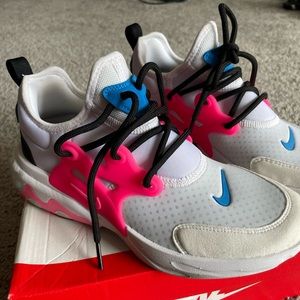 Nike Running Shoe, 5.5 Youth